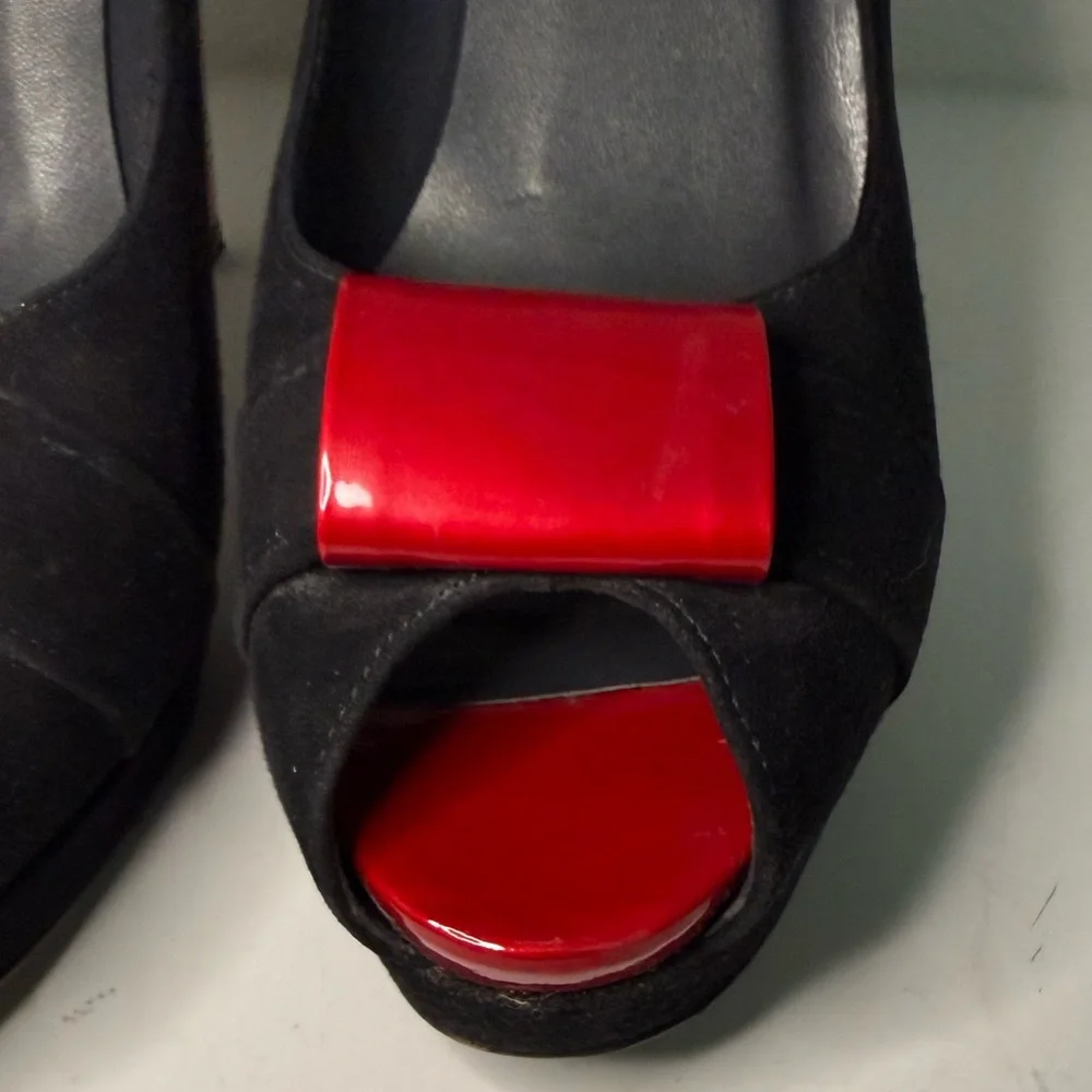 STUART WEITZMAN Puente Black Suede Red Leather Peep-Toe Platform Heels Size 9.5